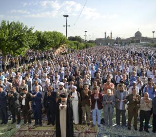 آئین نماز عید فطر در ضلع جنوبی آستان مقدّس حضرت عبدالعظیم علیه السّلام