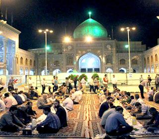 Hosting Fast Pilgrims in Blessed Month of Ramadan in the Divine Court of Hazrat 'Abd al-Azim 